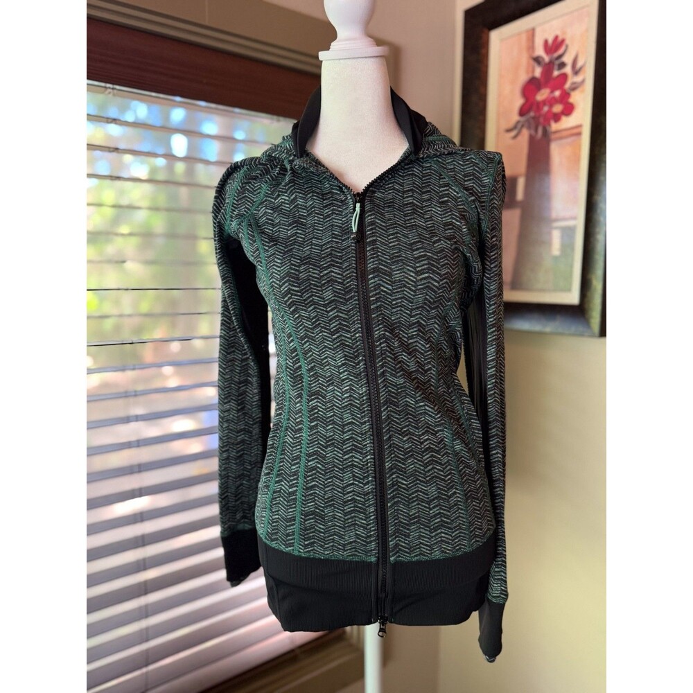 Lululemon Daily Practice Jacket, Irregular Spacebone green/black, Size 6